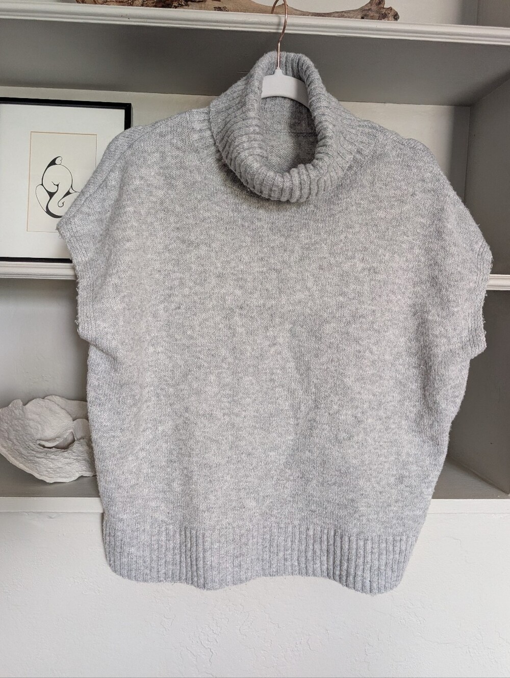 Cozy Grey Turtleneck Sleeveless Sweater Size Small